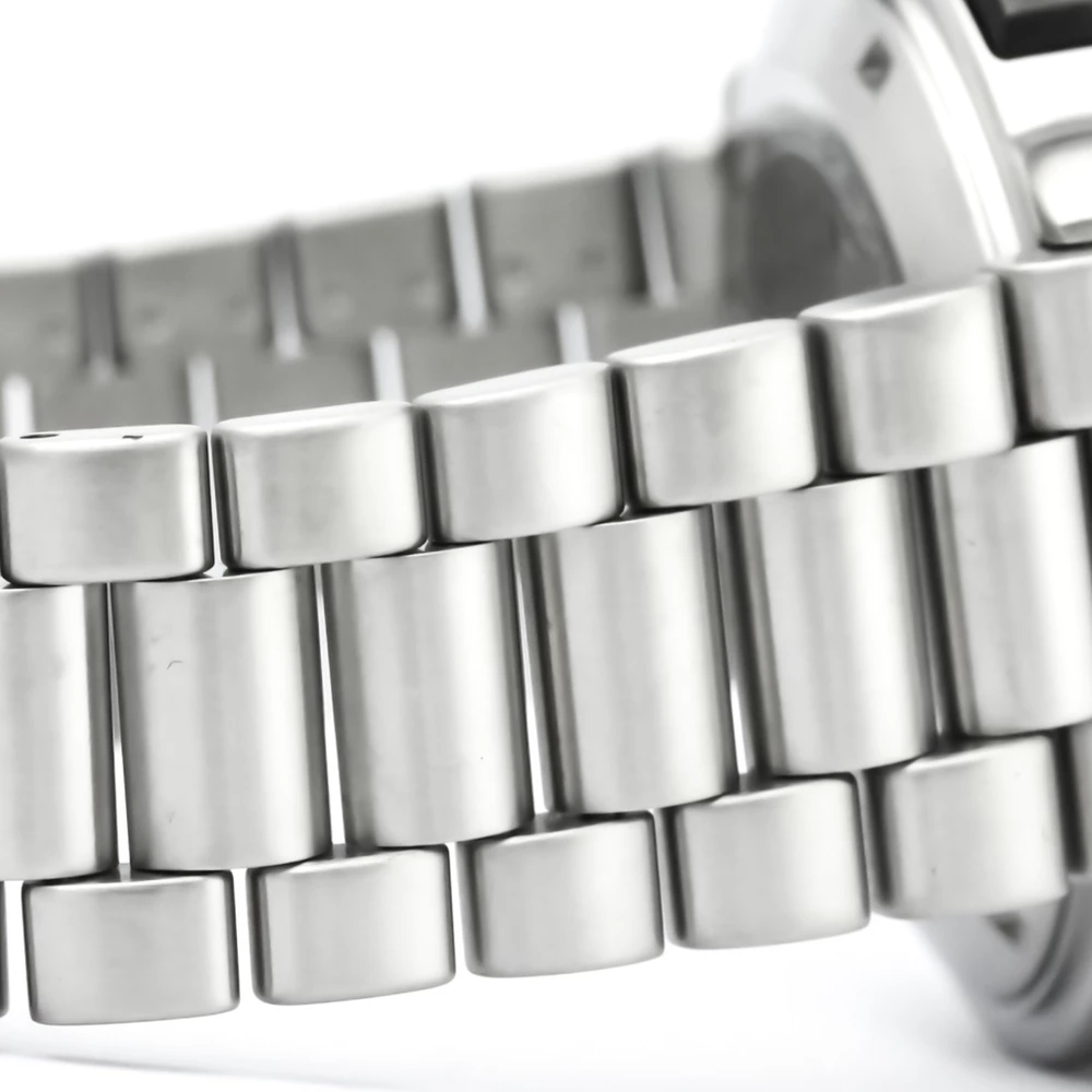 Tag Heuer Silver Stainless Steel Formula 1 Men's Wristwatch 40MM For Men 5 Tag Heuer Silver Stainless Steel Formula 1 Men's Wristwatch 40MM For Men - Image 5