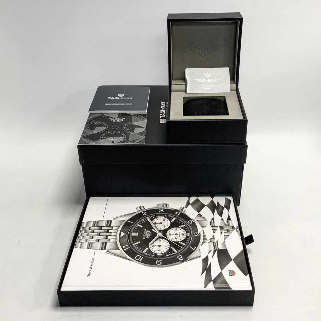 Tag Heuer Black/White Stainless Steel Heuer Heritage "Jack Heauer Limited Edition" CBE2111.BA0687 Men's Wristwatch 42 MM For Men 6 Tag Heuer Black/White Stainless Steel Heuer Heritage "Jack Heauer Limited Edition" CBE2111.BA0687 Men's Wristwatch 42 MM For Men - Image 6